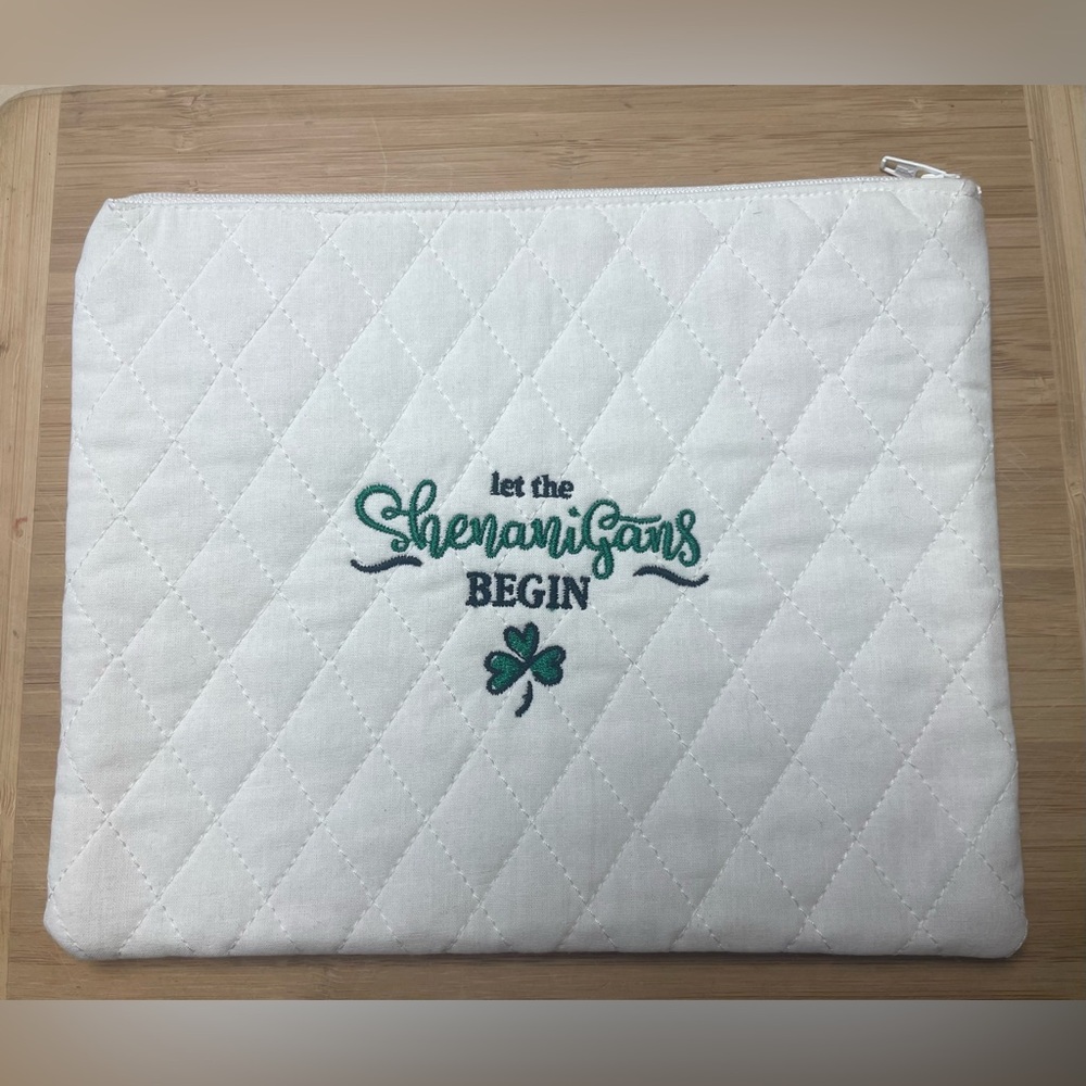 Irish St Patrick’s White Zipper Cosmetic Toiletry Travel Pouch Bag Quilted
